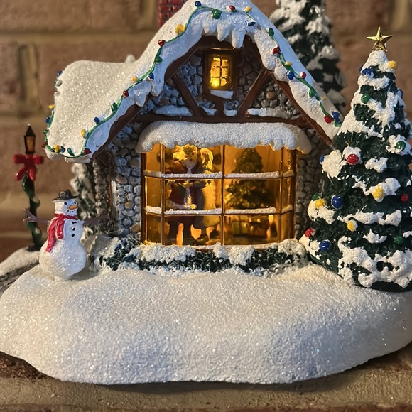 Thomas Kinkade Painters of Light Stillwater Cottage Light Up House - Picture 6 of 7